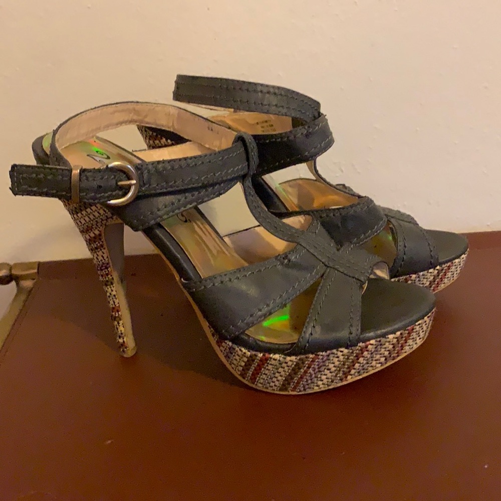 Multicolor Vintage Style Heels